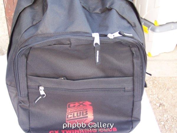 Sac a dos noir marquage rouge