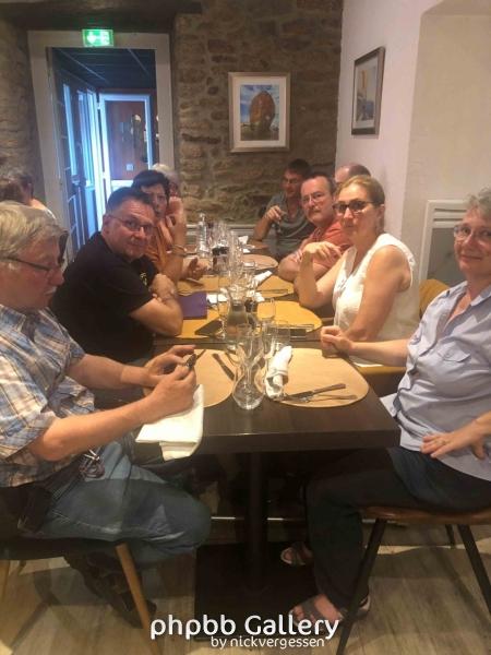Repas du soir à l'auberge du Cheval Blanc à BAUD